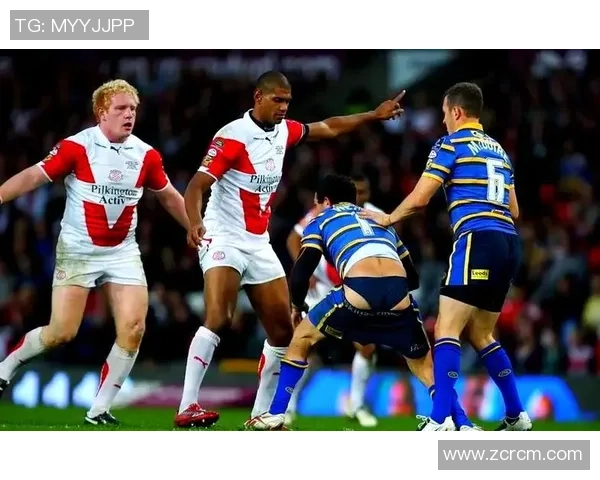 足球明星意外砸东西瞬间曝光引发热议网友纷纷评论搞笑场面令人捧腹 足球明星意外砸东西瞬间曝光引发热议网友纷纷评论搞笑场面令人捧腹